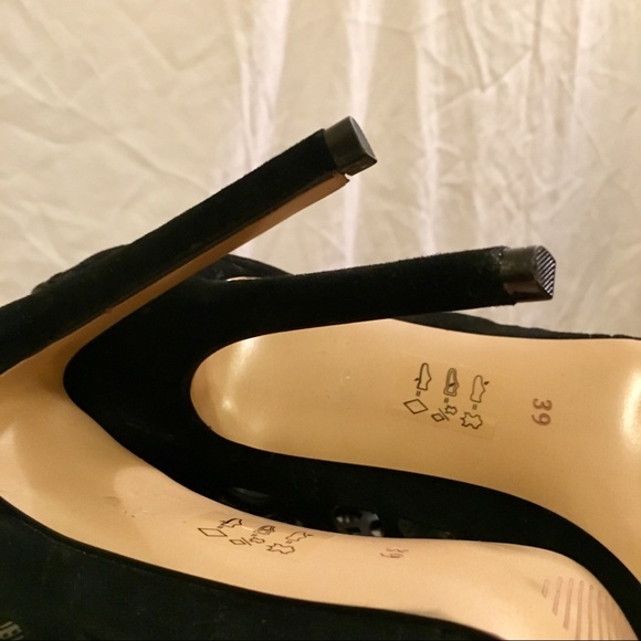 NWOB {BCBGMaxAzria} “Abay” Suede Cage Peep Toe Booties - Picture 5 of 8