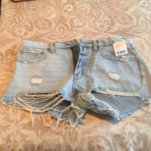UO Essential Short Mid Rise