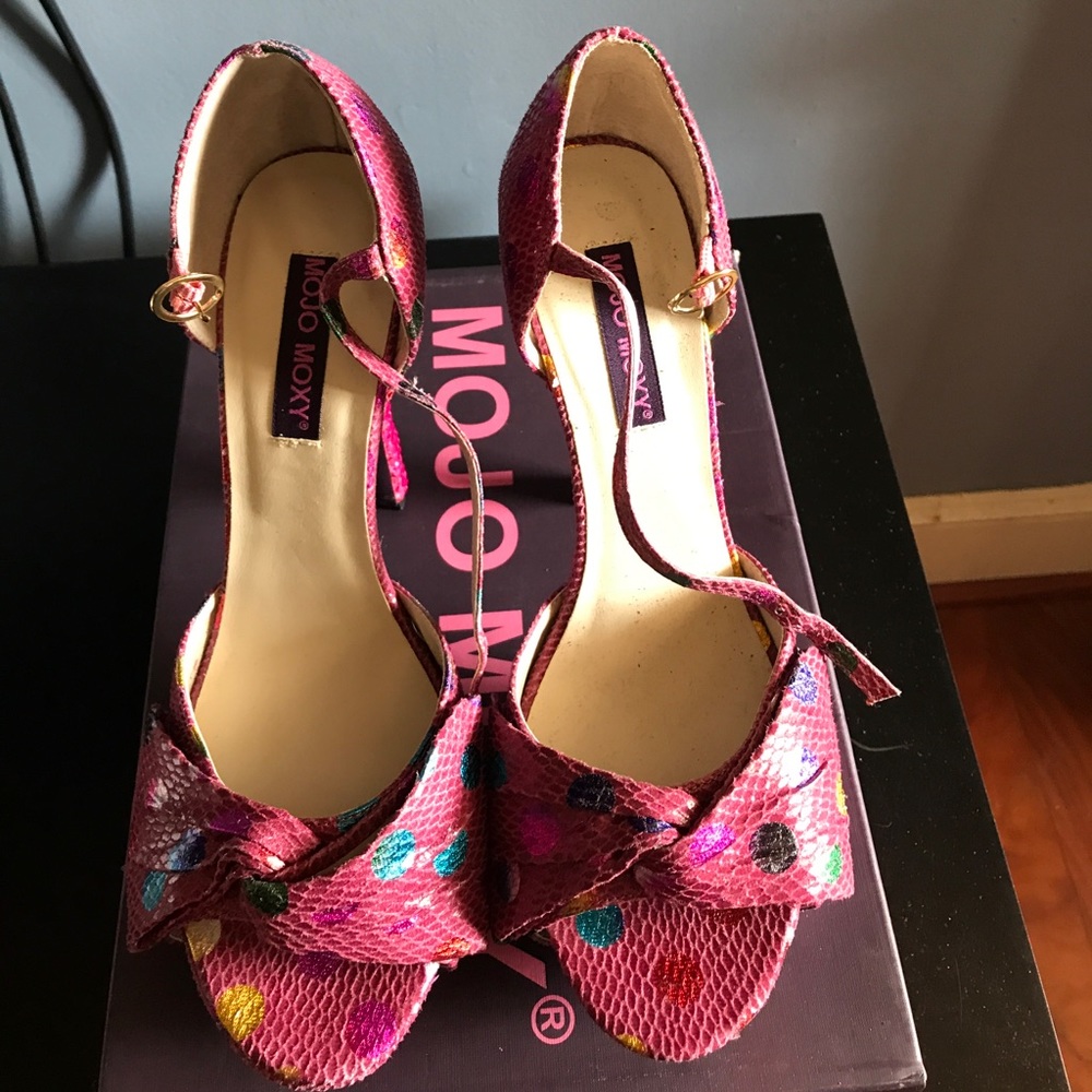 Multi color platform shoe