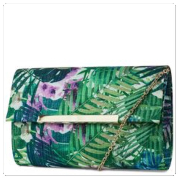 Jessica McClintock Handbags - NWT, Jessica Mcclintock Cecilia Palm Print Clutch!