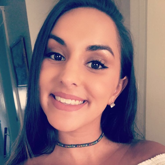 Meet your Posher, Jocelyn - Picture 1 of 1