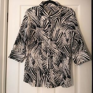 Essentials zebra print crinkle button front top NWOT