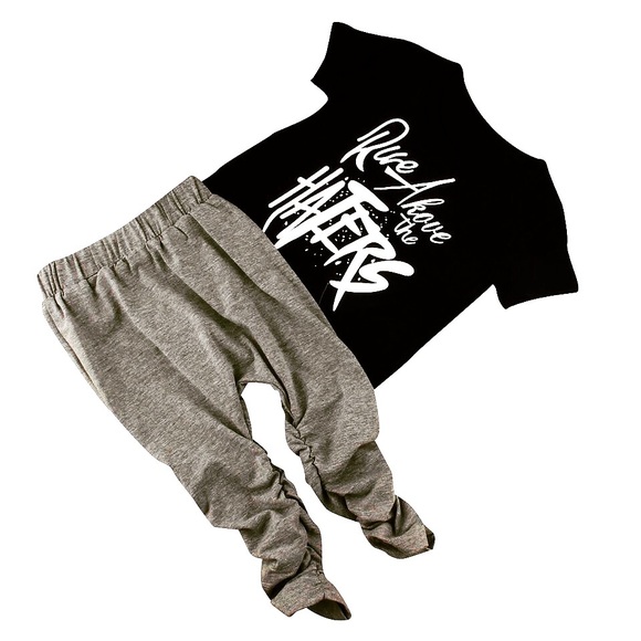 Infant clothes - Picture 1 of 1
