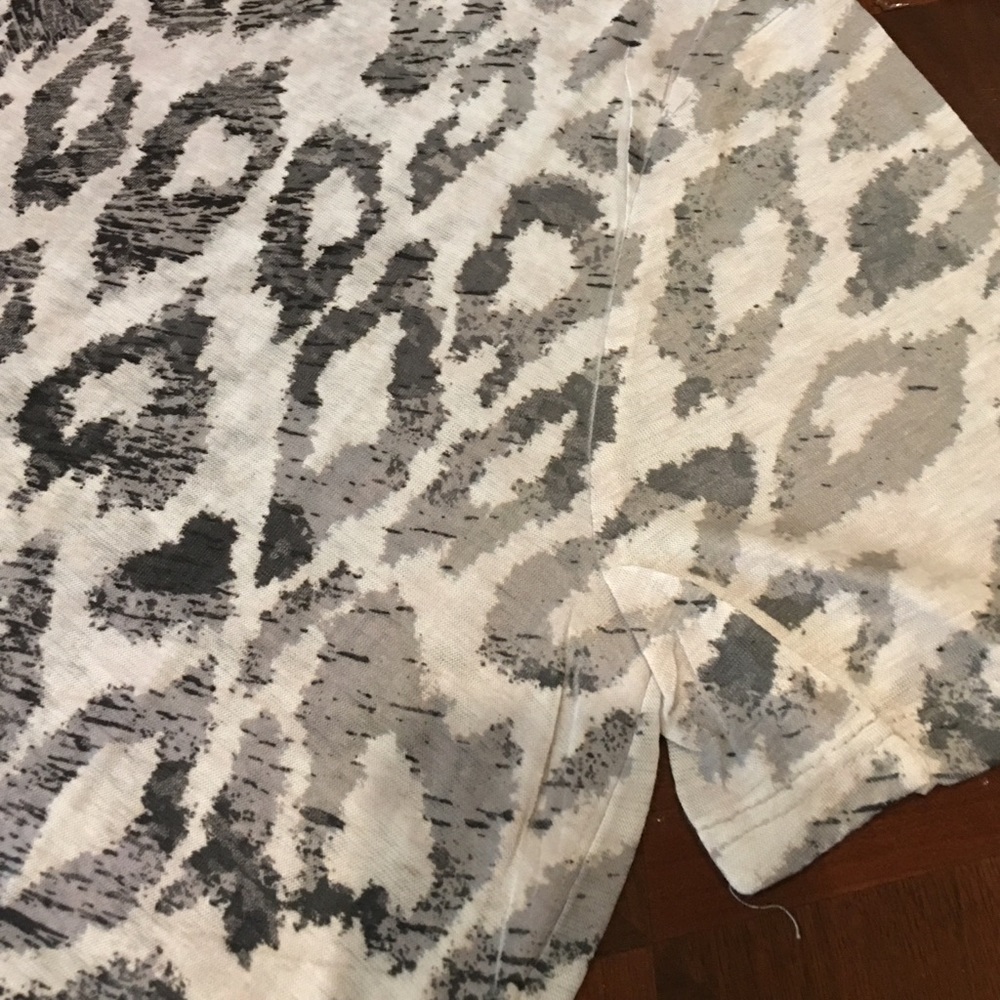 💙 Host Pic Leopard Print Short Sleeve Top - Picture 6 of 6