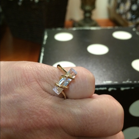 ⭐️⭐️SALE⭐️⭐️  Yellow Gold Crystal Ring - Picture 1 of 8
