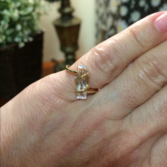 ⭐️⭐️SALE⭐️⭐️  Yellow Gold Crystal Ring - Picture 2 of 8