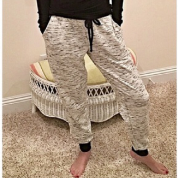 boutique Pants - 🌷Amazing two tone cotton terry joggers!