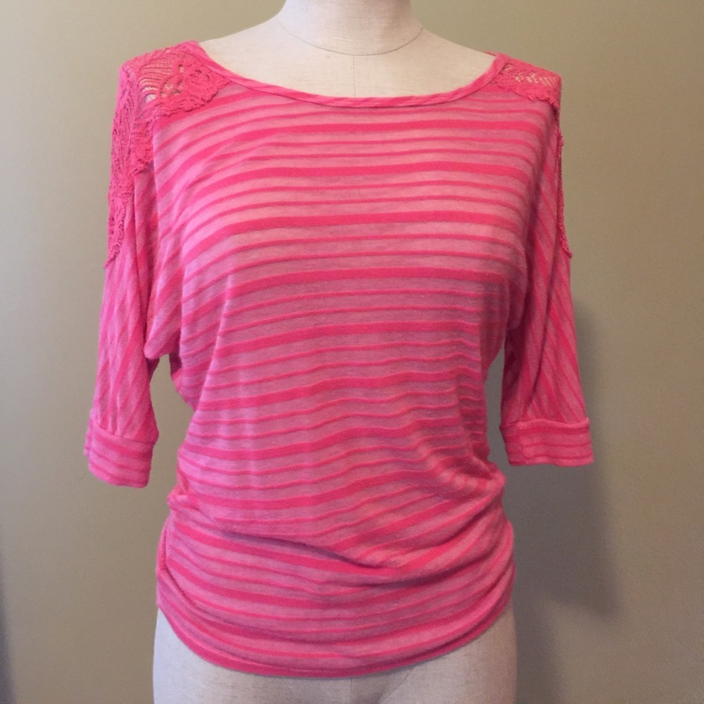 Cute Daytrip top!