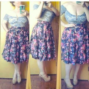 Pinup full circle skirt