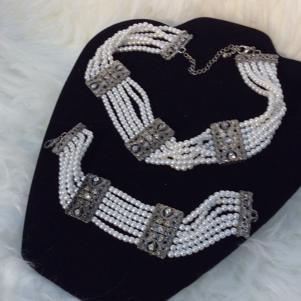 Pearl & rhinestones choker & bracelet