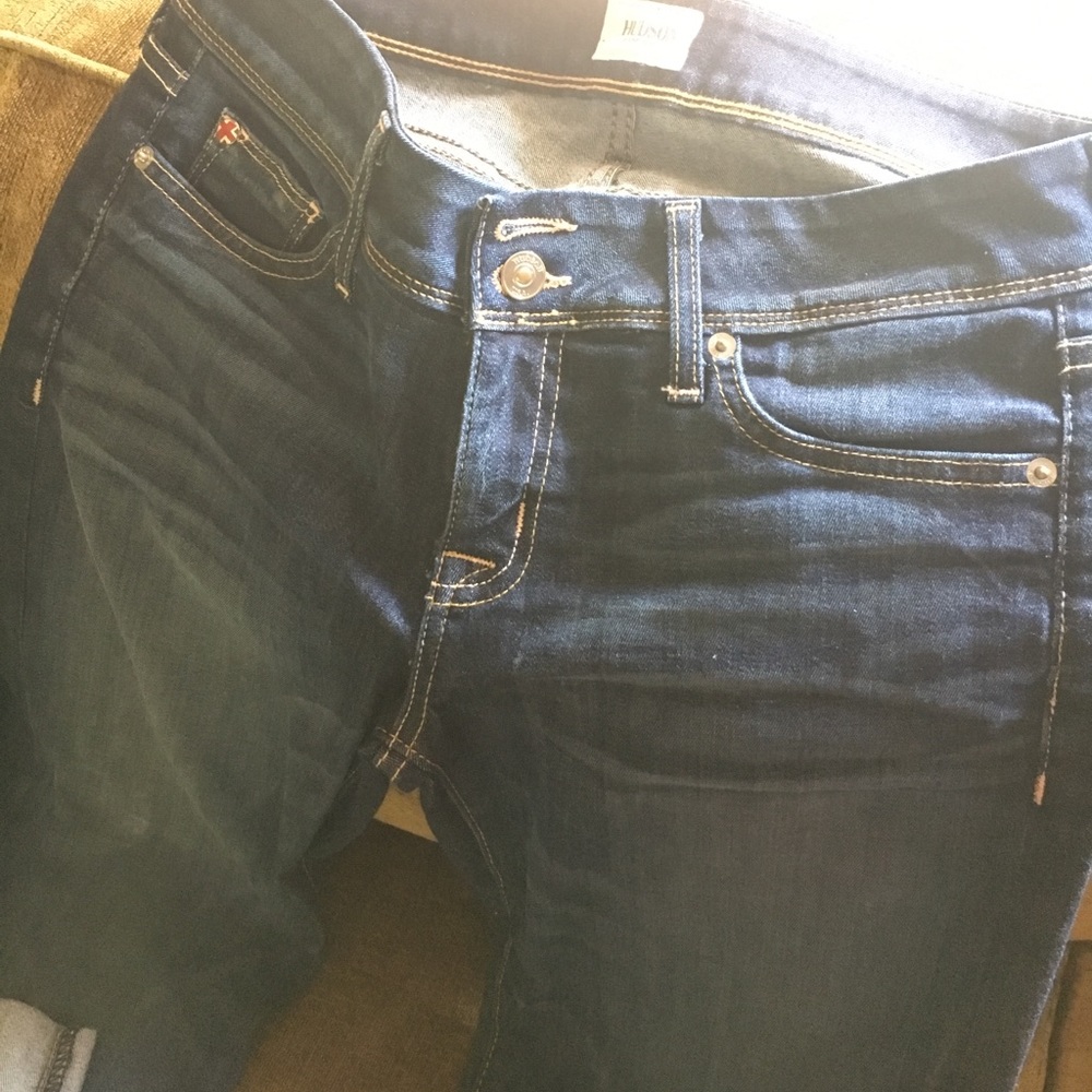 Hudson "Ginny" crop blue jeans size 28