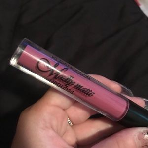 Madly matte lipgloss