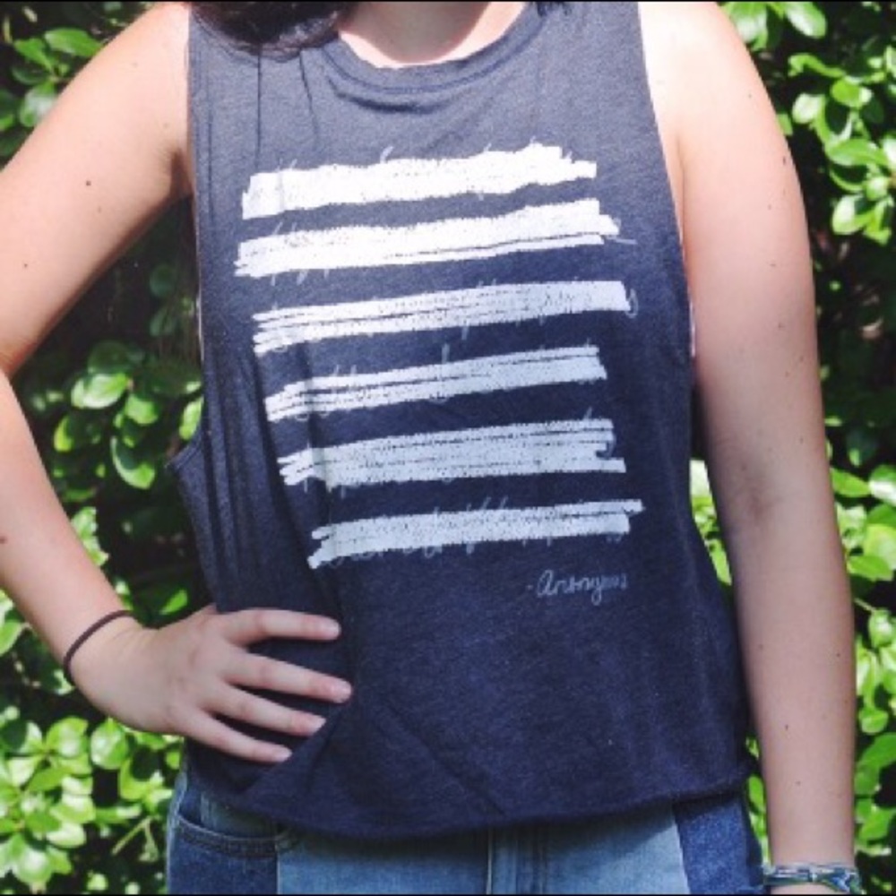 Dark grey muscle tee