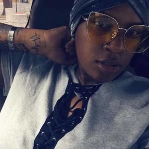 Meet your Posher, Shakirà