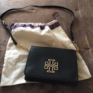Gorgeous Classic Cross Body Bag a Must for FALL