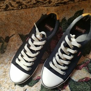 *NEW*Levis shoes