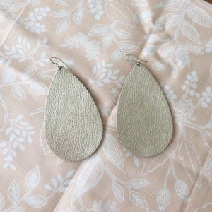 Champagne shimmer Nickel & Suede leather earrings