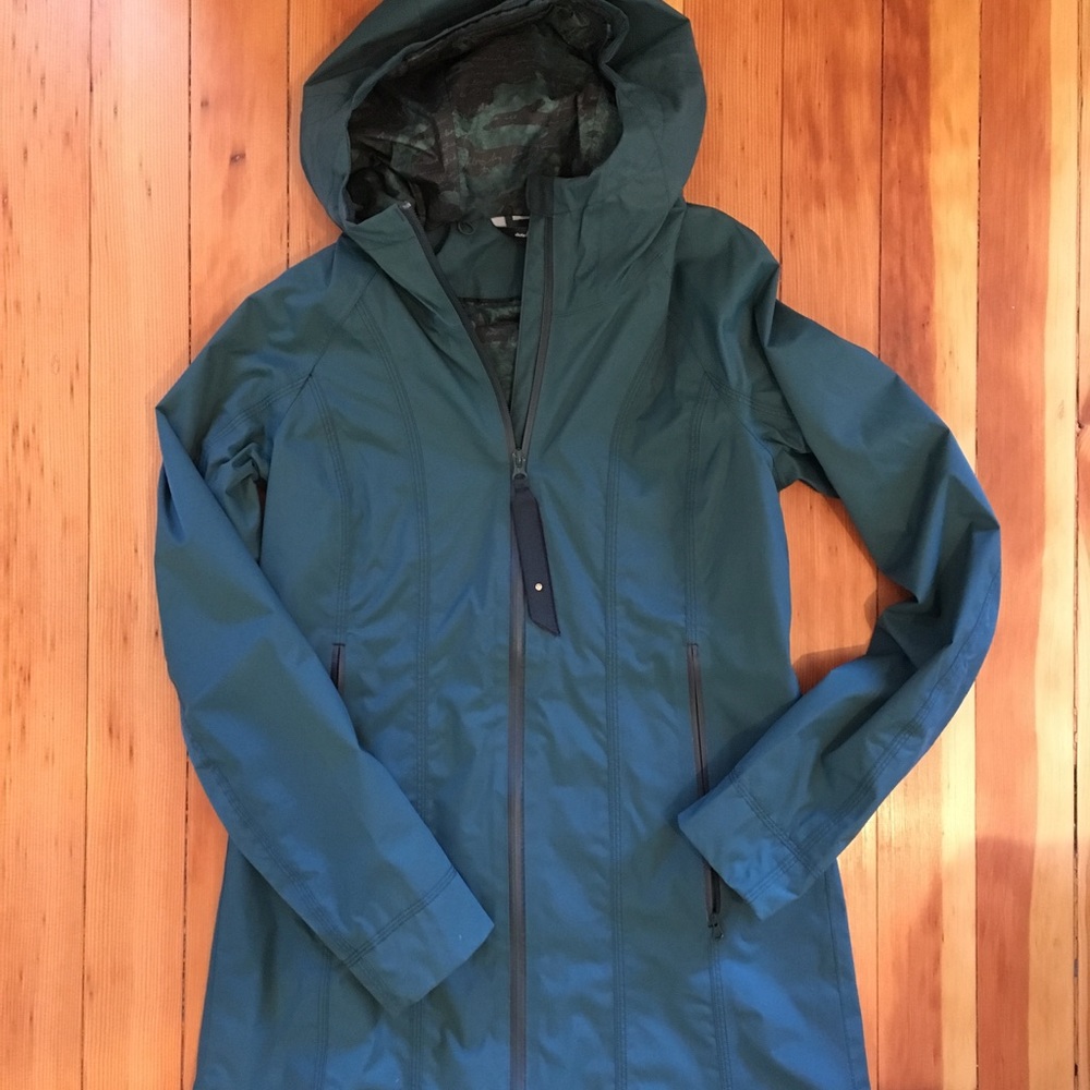 Lululemon Right as Rain Jacket