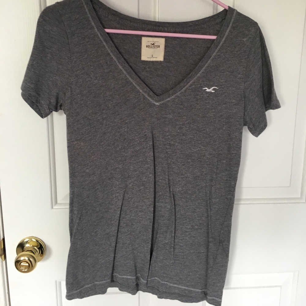Grey Hollister v neck