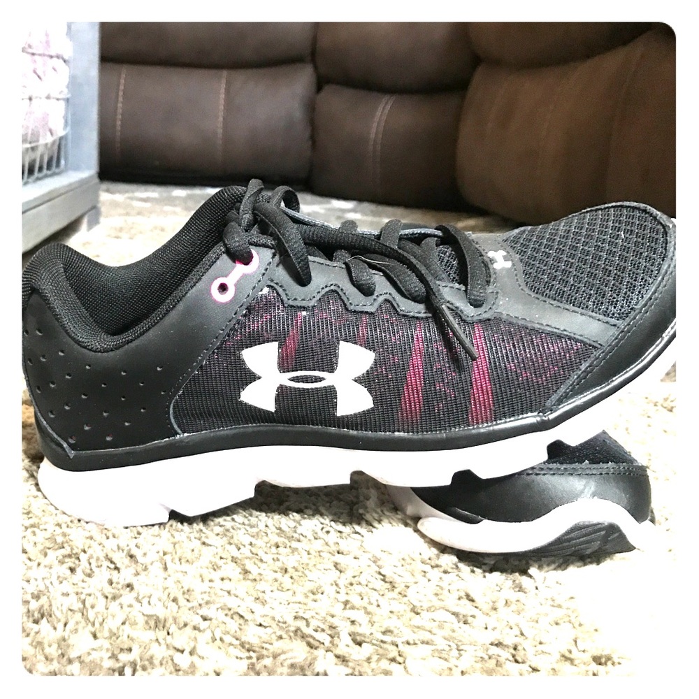 Under Armor Assert 6