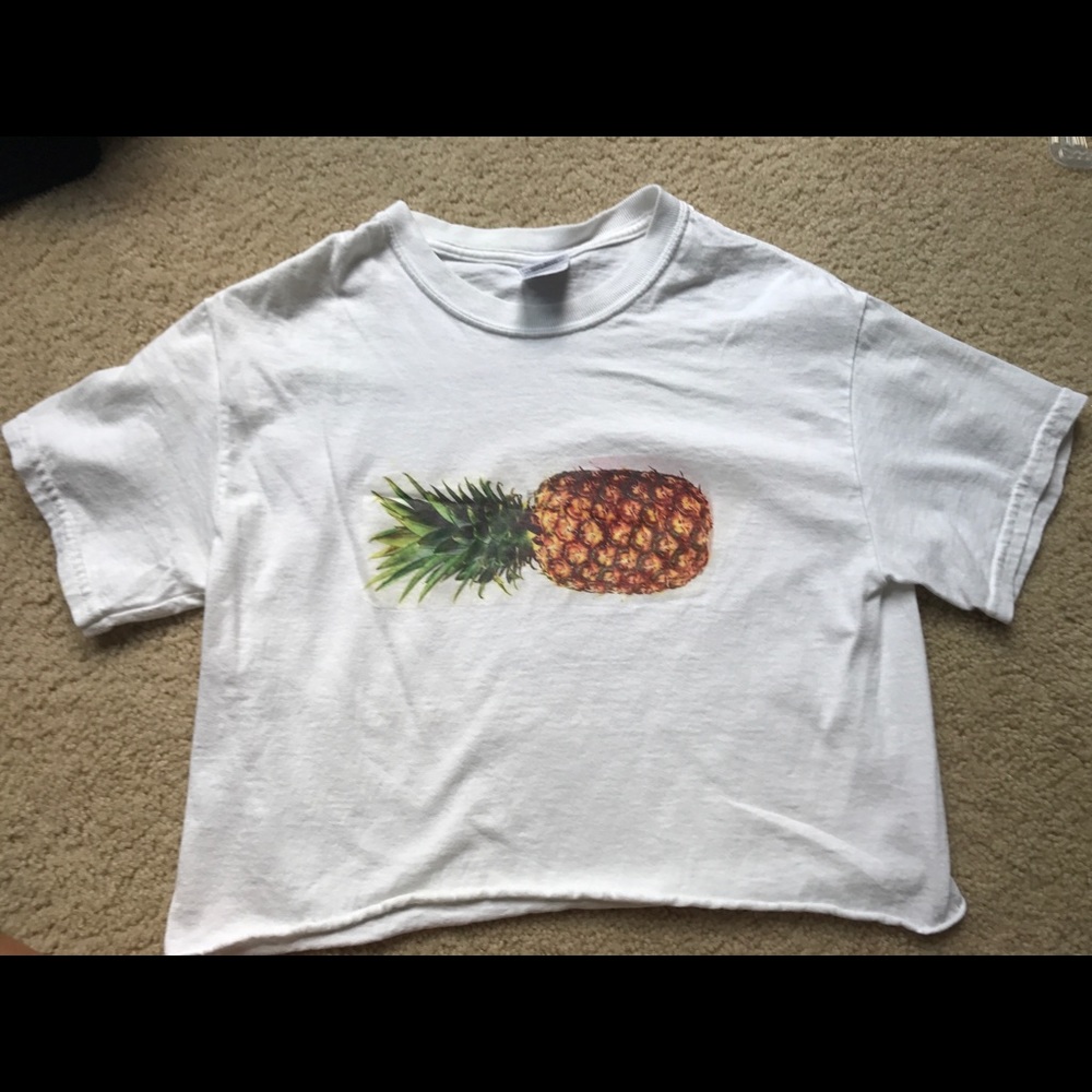 Pineapple graphic tee