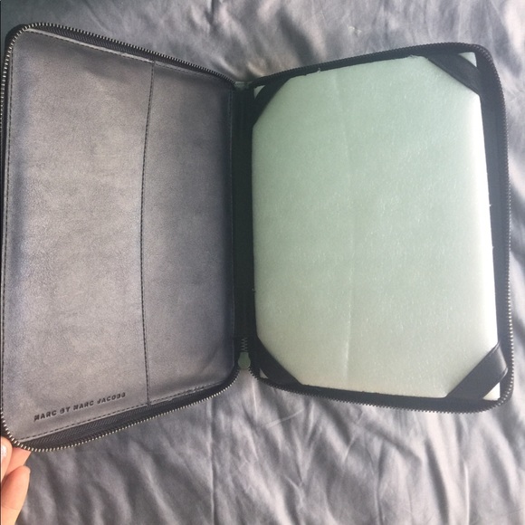 Marc by Marc Jacobs iPad Case - Picture 4 of 5