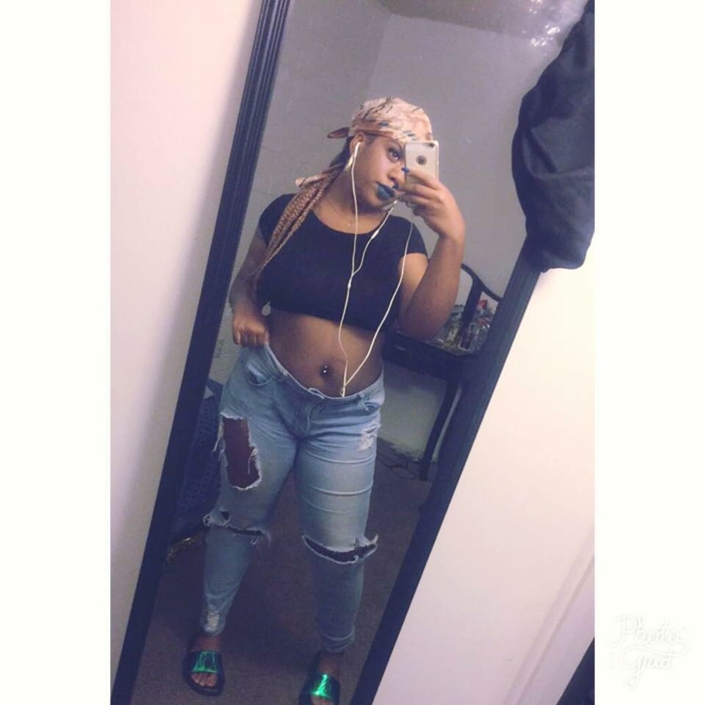 Meet your Posher, Nakasia