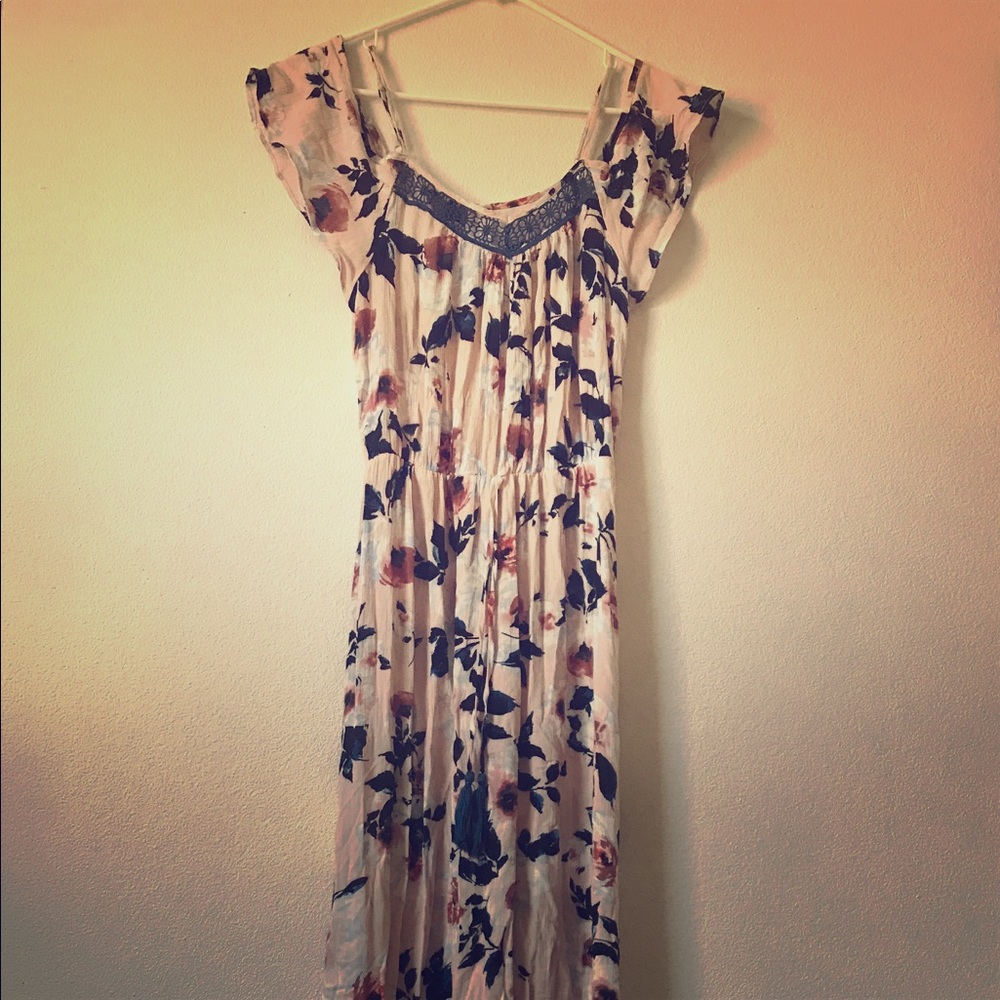 Cute and light boho dress!