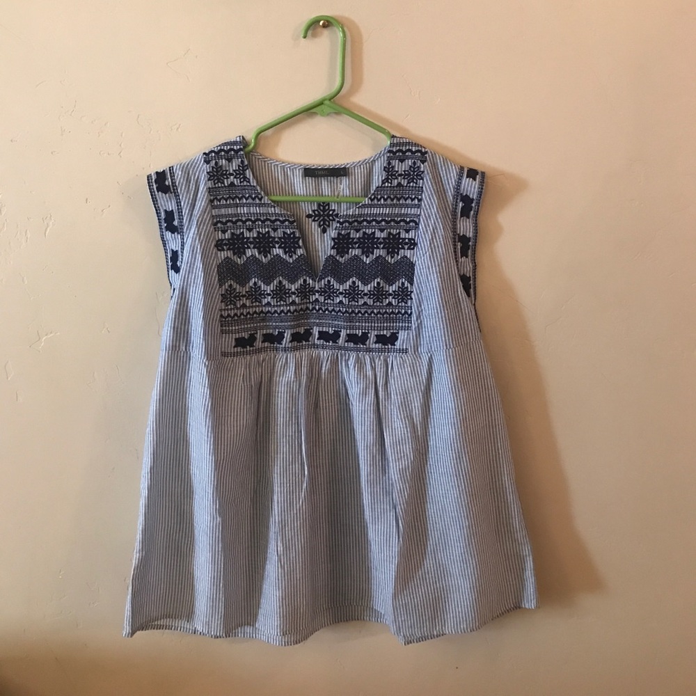 v-neck top