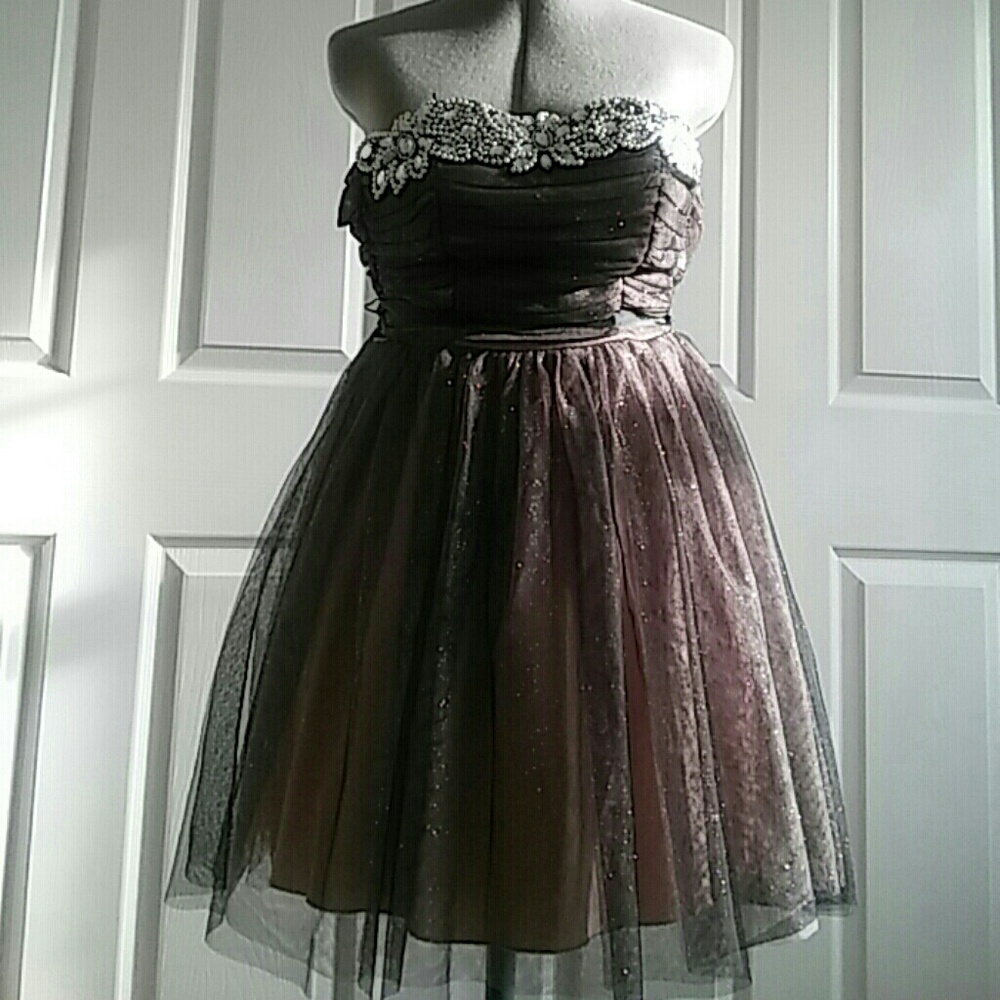 Dress - Picture 1 of 1