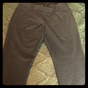 Limited Cassidy fit NAVY BLUE pants.