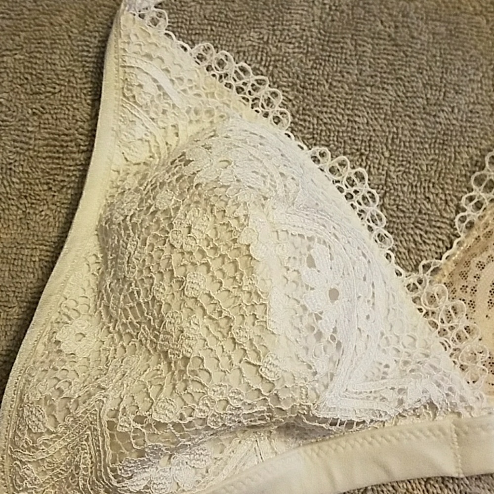 Lacey Victoria's Secret Racerback Bra - Picture 5 of 6