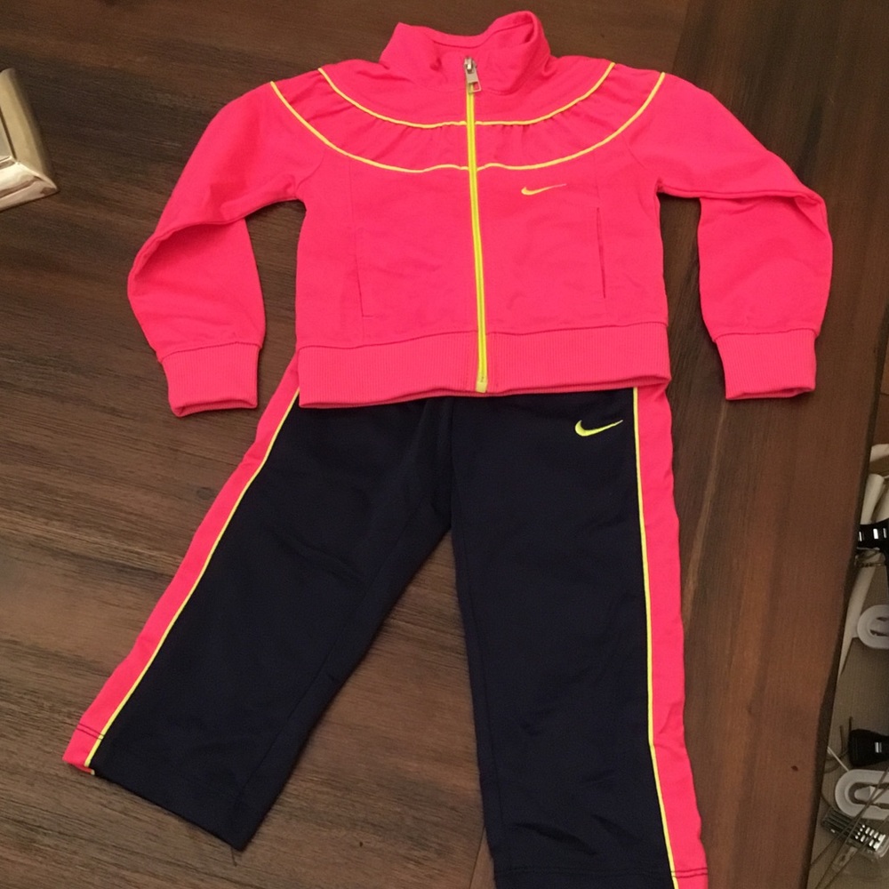 Nike track suit 2t