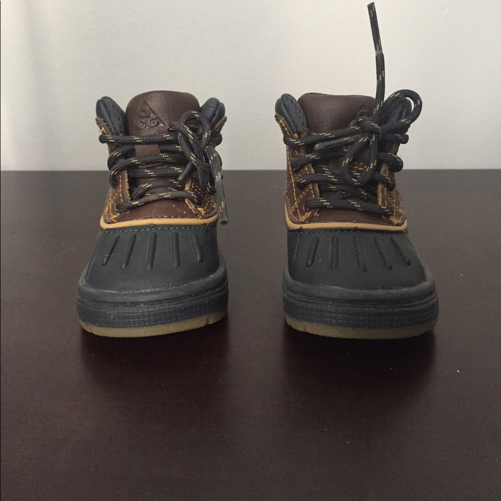 Infant Nike ACG boots