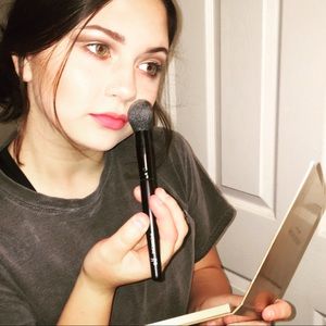 Meet your Posher, Ali