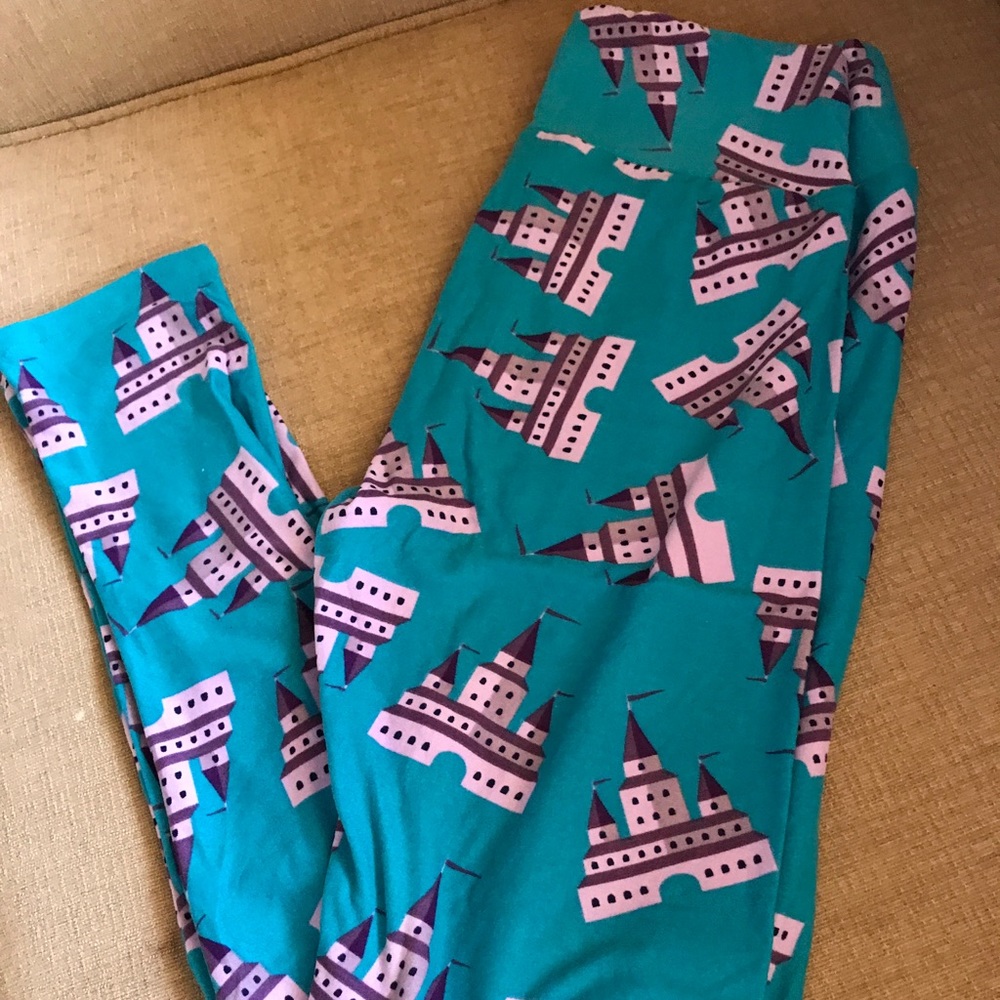 Lularoe OS castle leggings *brand new never worn*