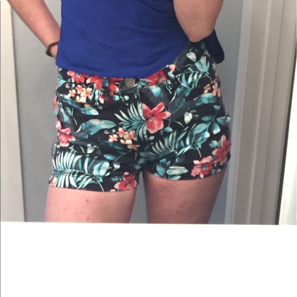 "SO" TROPICAL HAWAIIAN SHORTS