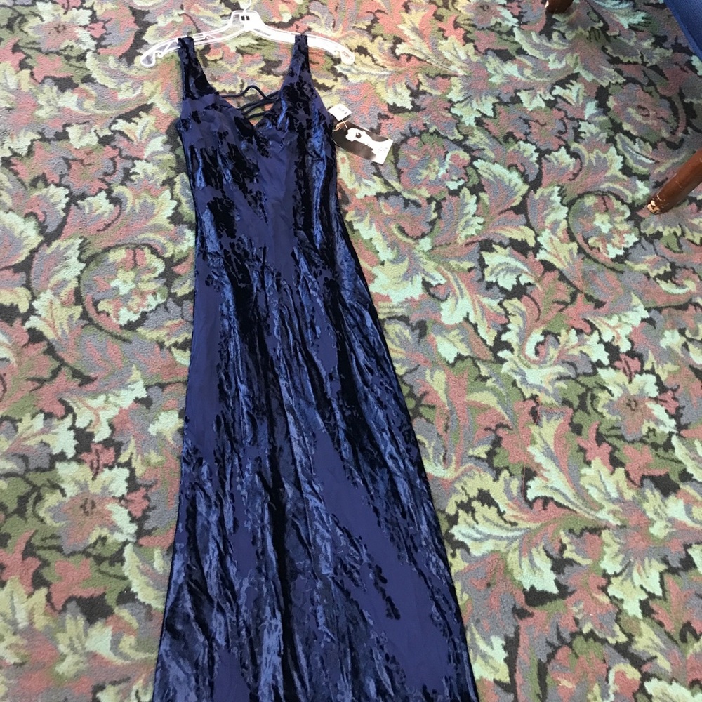 Long dress, color navy with velvet sheer.