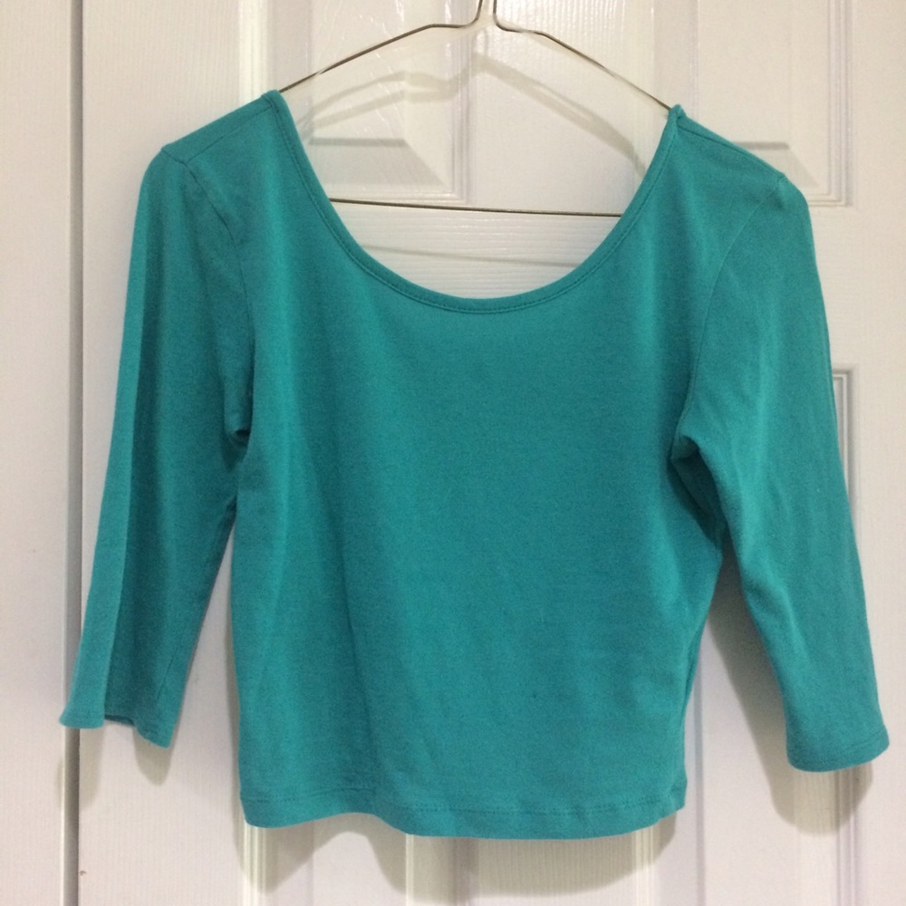 Teal mid-length sleeve crop top