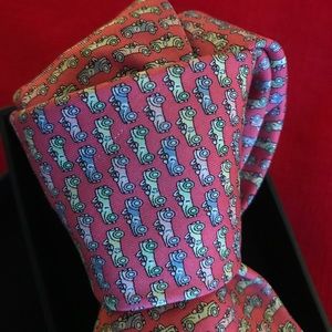 NWOT, Vineyard Vines 100% silk necktie 👔 $45🙈$35