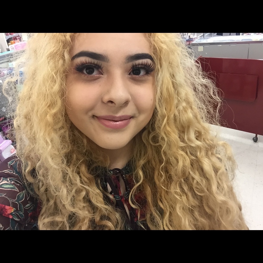 Meet your Posher, Sabrina