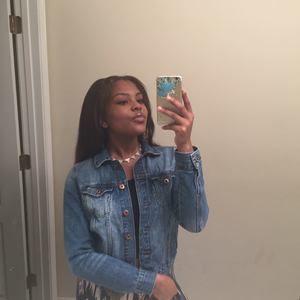 Meet your Posher, Alicia