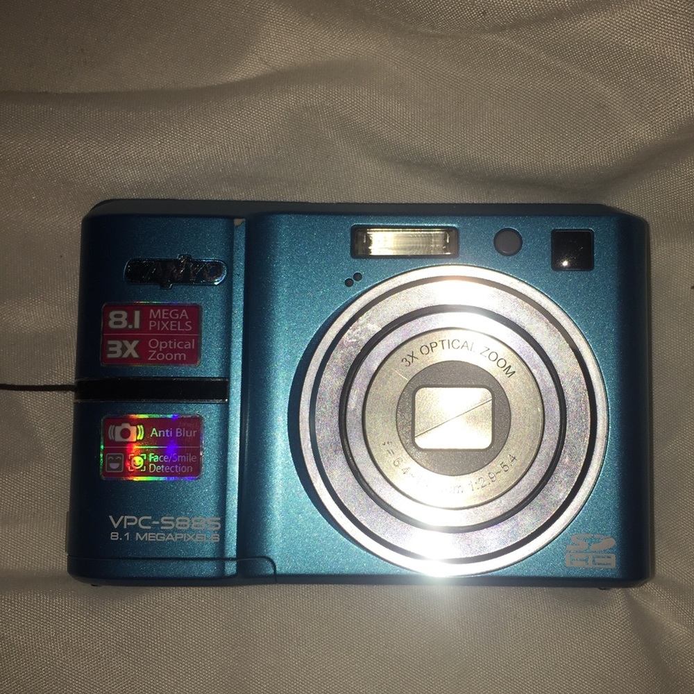 sanyo digital camera in blue