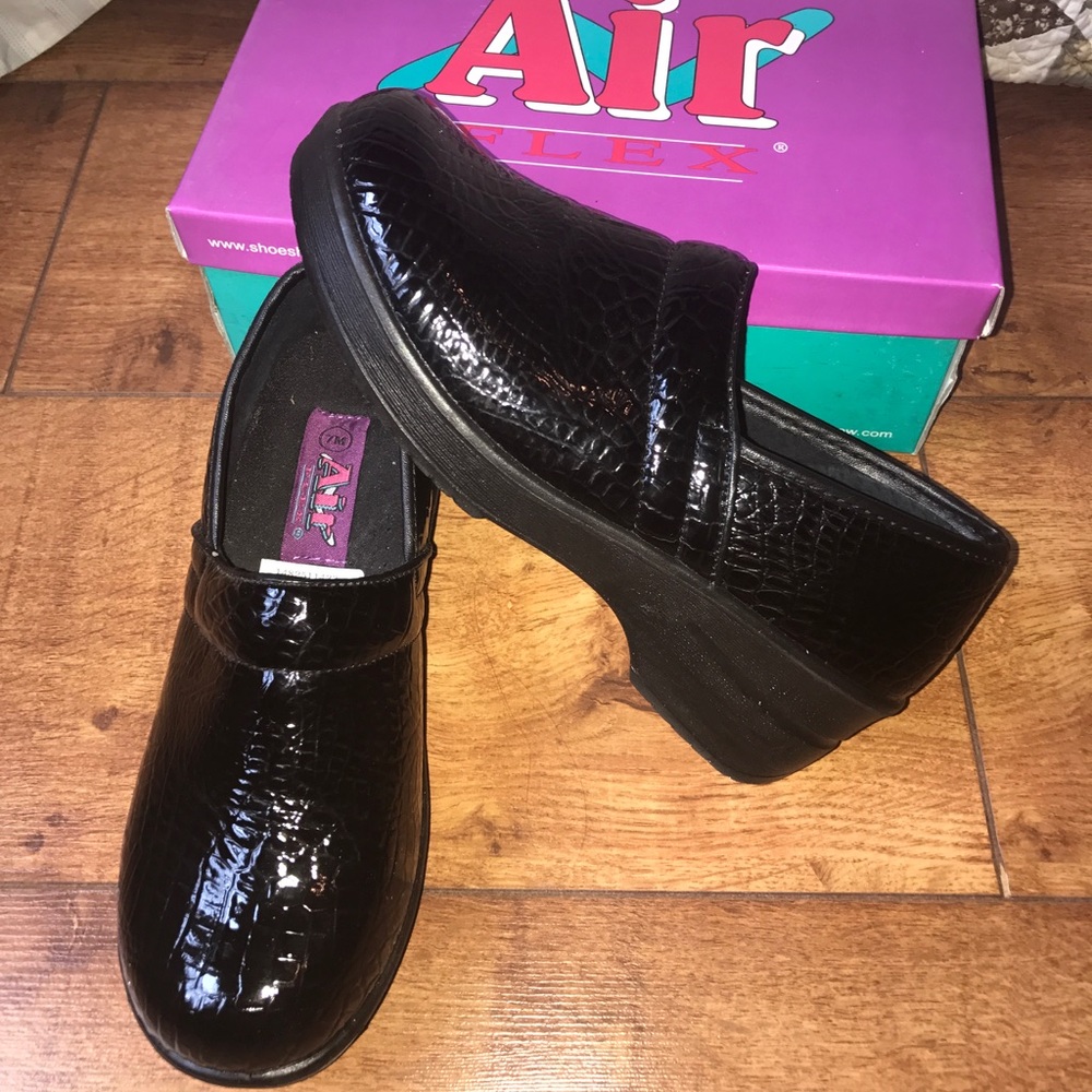 Air Flex nursing shoes