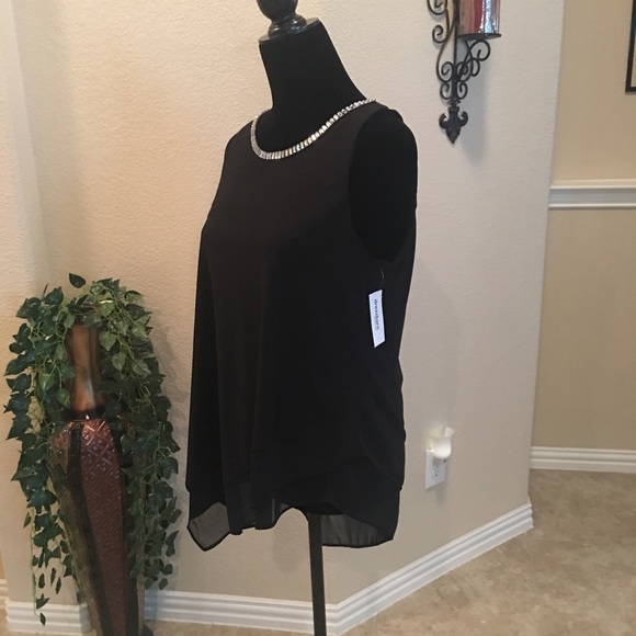 Elegant Black Top - Picture 4 of 8