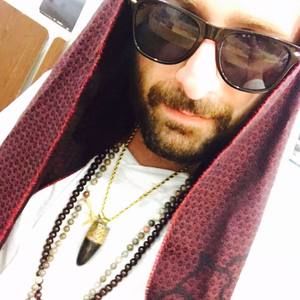 Meet your Posher, Gio