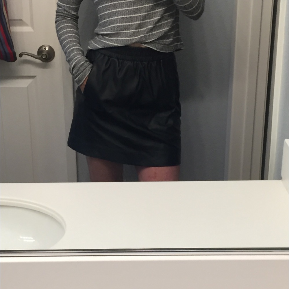ANN TAYLOR LOFT BLACK LEATHER SKIRT