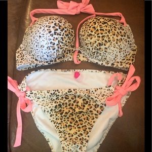 Bombshell bikini top- 36C and size large bottoms