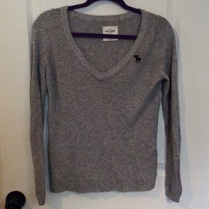 grey abercrombie kids sweater