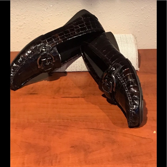 STUART WEITZMAN LEATHER LOAFER - Picture 2 of 6